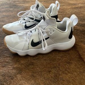 Nike hyper set volleyball shoes